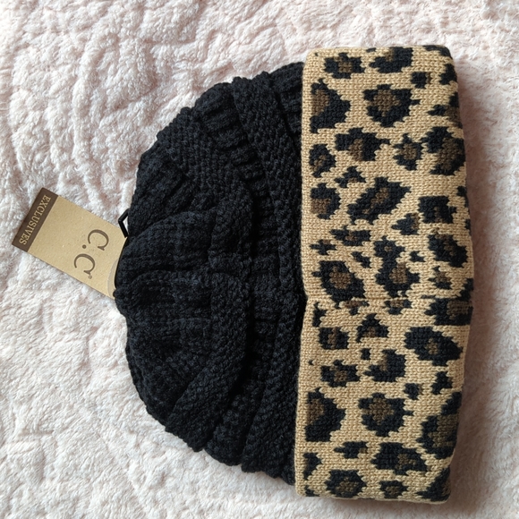 LAST ONE! 🥳HOST PICK🥳 NWT C.C. Black and Leopard Print Knit Beanie - Picture 15 of 16